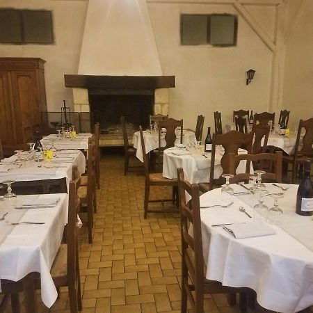 L'Auberge Des Voyageurs Menigoute Екстер'єр фото